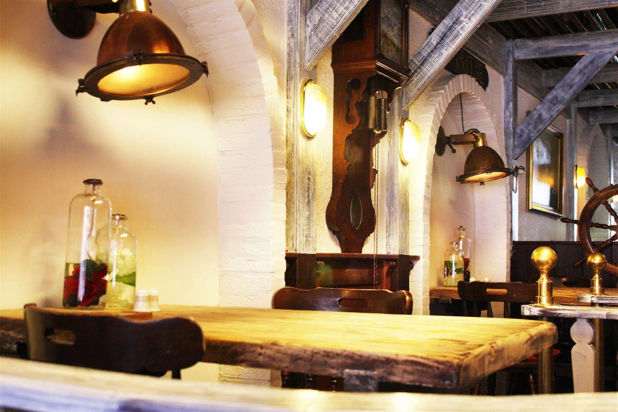 Hotel-Restaurant Loodsmans Welvaren Bv Den Hoorn  Kültér fotó