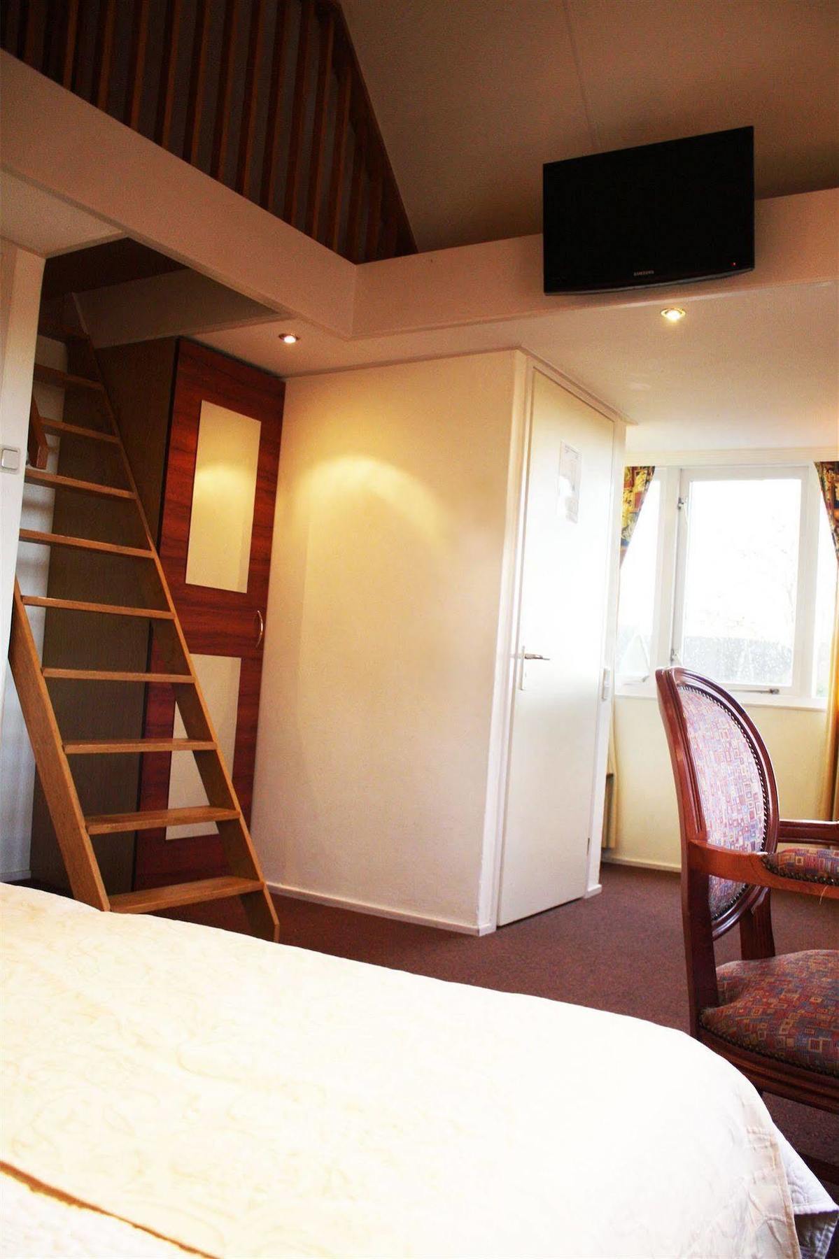 Hotel-Restaurant Loodsmans Welvaren Bv Den Hoorn  Kültér fotó